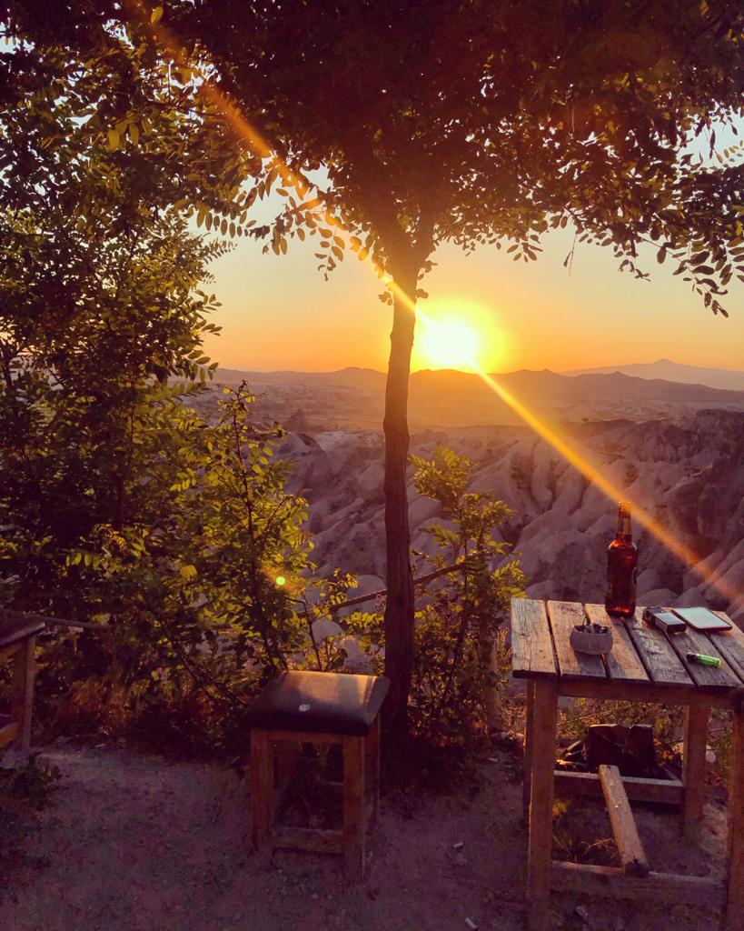 Kapadokya Romantik Günbatımı Pikniği ve Özel At Turu
