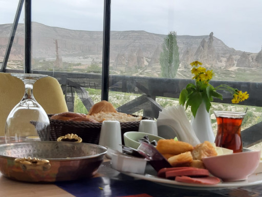 Breakfast with Balloons and Horse Ride