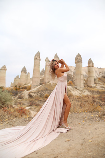 Kapadokya Kirli Beyaz İpli Elbise Kiralama