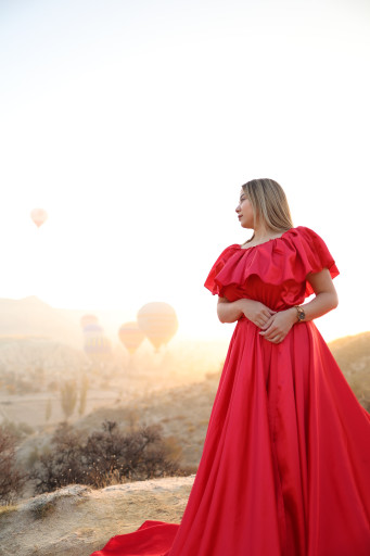 Kapadokya Kırmızı Fırfırlı Elbise Kiralama