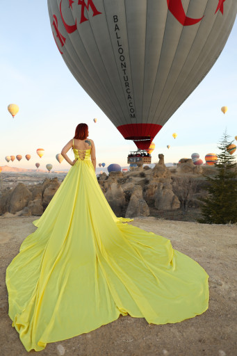 Kapadokya Sarı Fırfırlı Elbise Kiralama