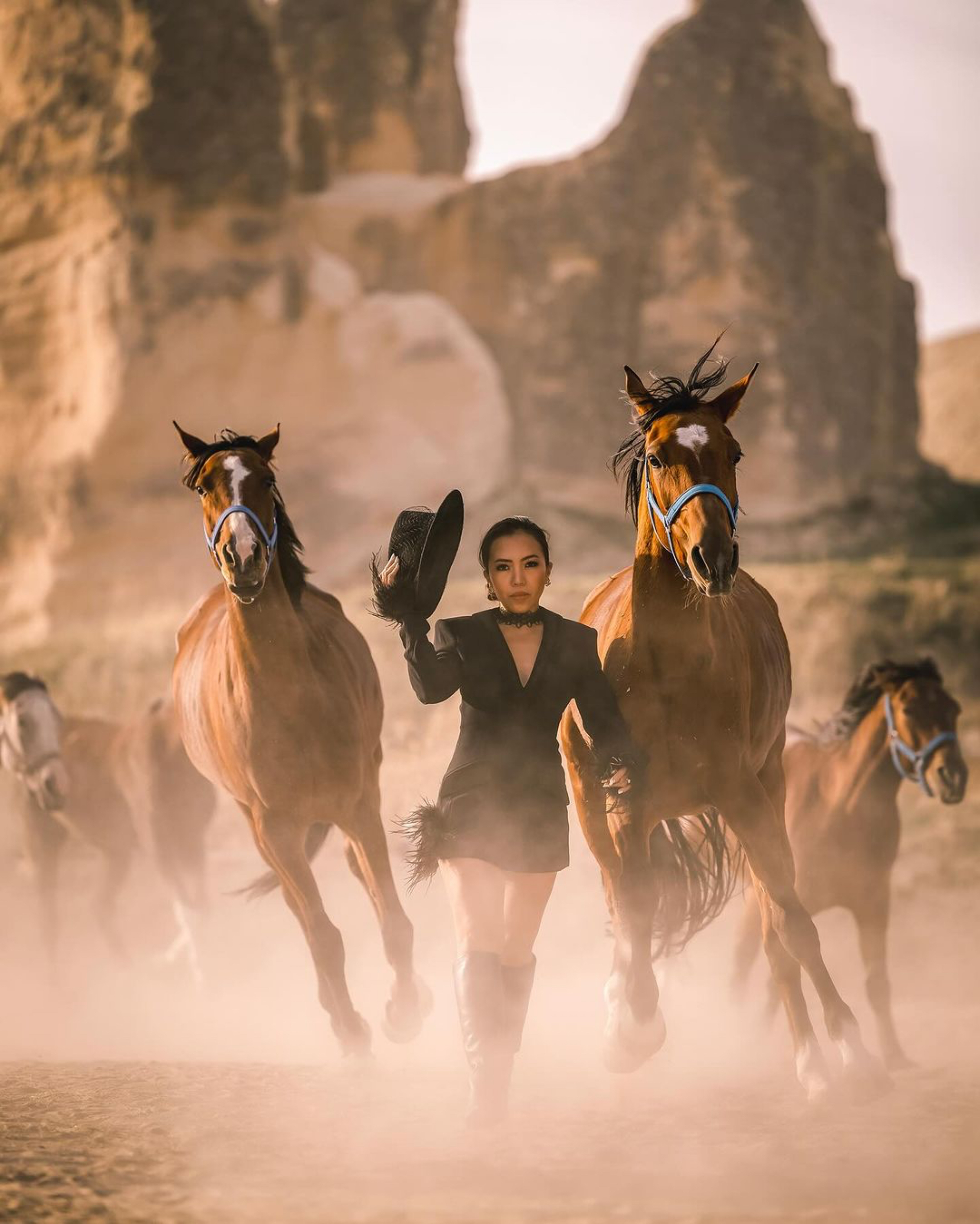 Kapadokya Koşan Atlarla Fotoğraf Çekme