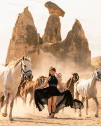 #cappadocia #photographer #photo-shoot #cappadocia-video-photo-shoots #photo-shoot #video-shoot #balloon-photo-shoot #clip-shooting #influencer-video-shooting #influencer-cappadocia #cappadocia-popular-shooting #cappadocia-photo-studio #cappadocia-film #d