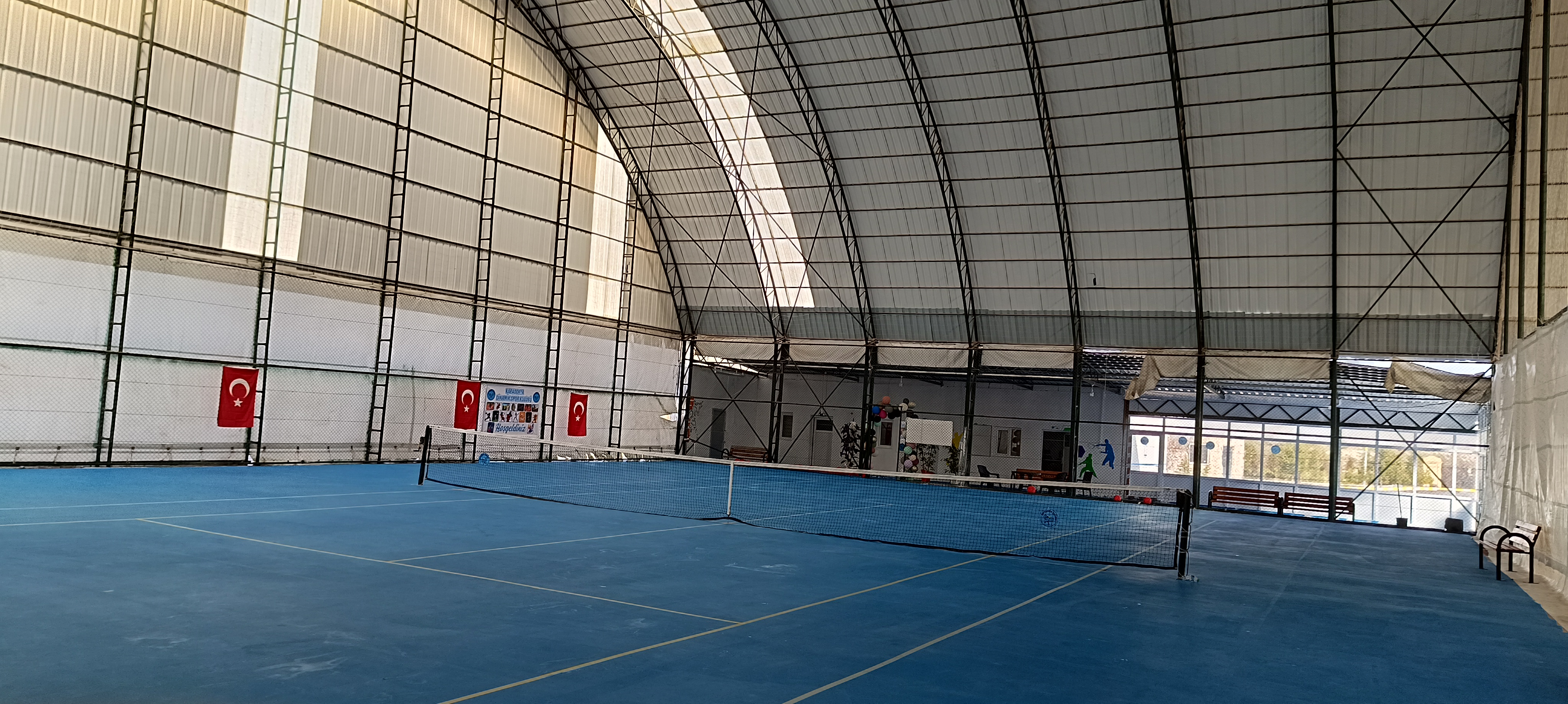 Nevşehir Kapalı Tenis Kortu Kiralama