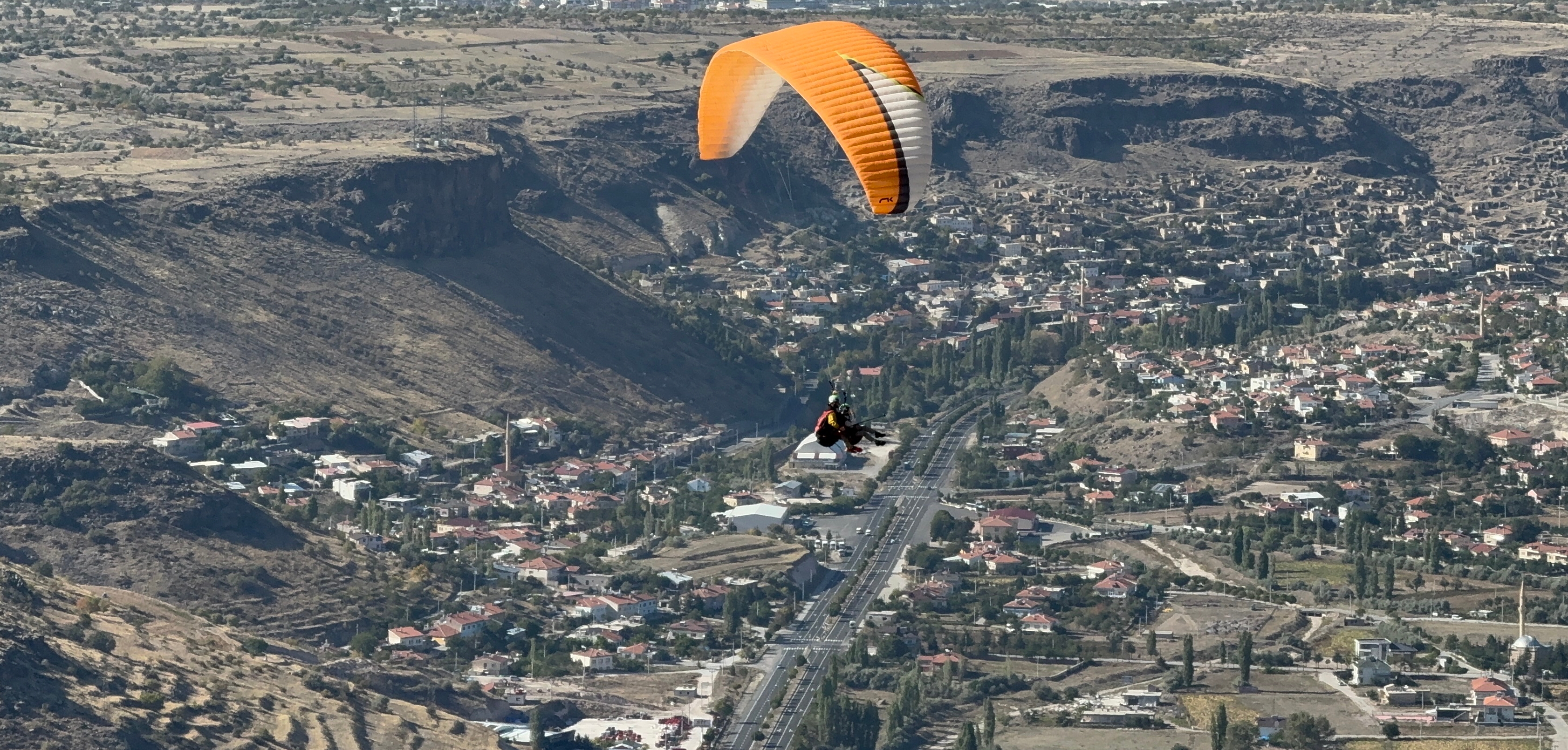 Kapadokya Yamaç Paraşütü Turu