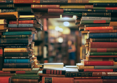 books-library-bokeh-depth-of-field-wallpaper-previ